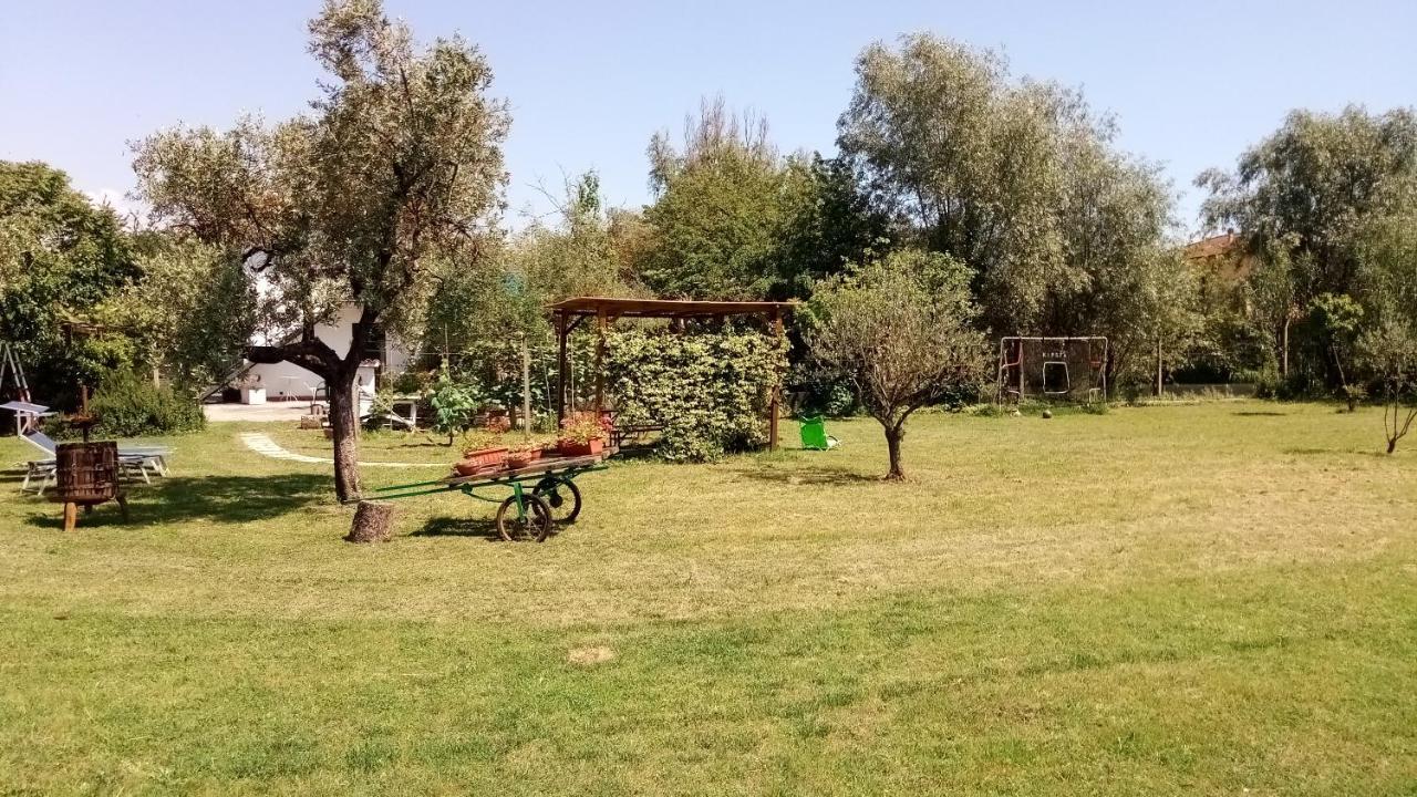 Bed and Breakfast Nonna Piera Marina Di Carrara Esterno foto